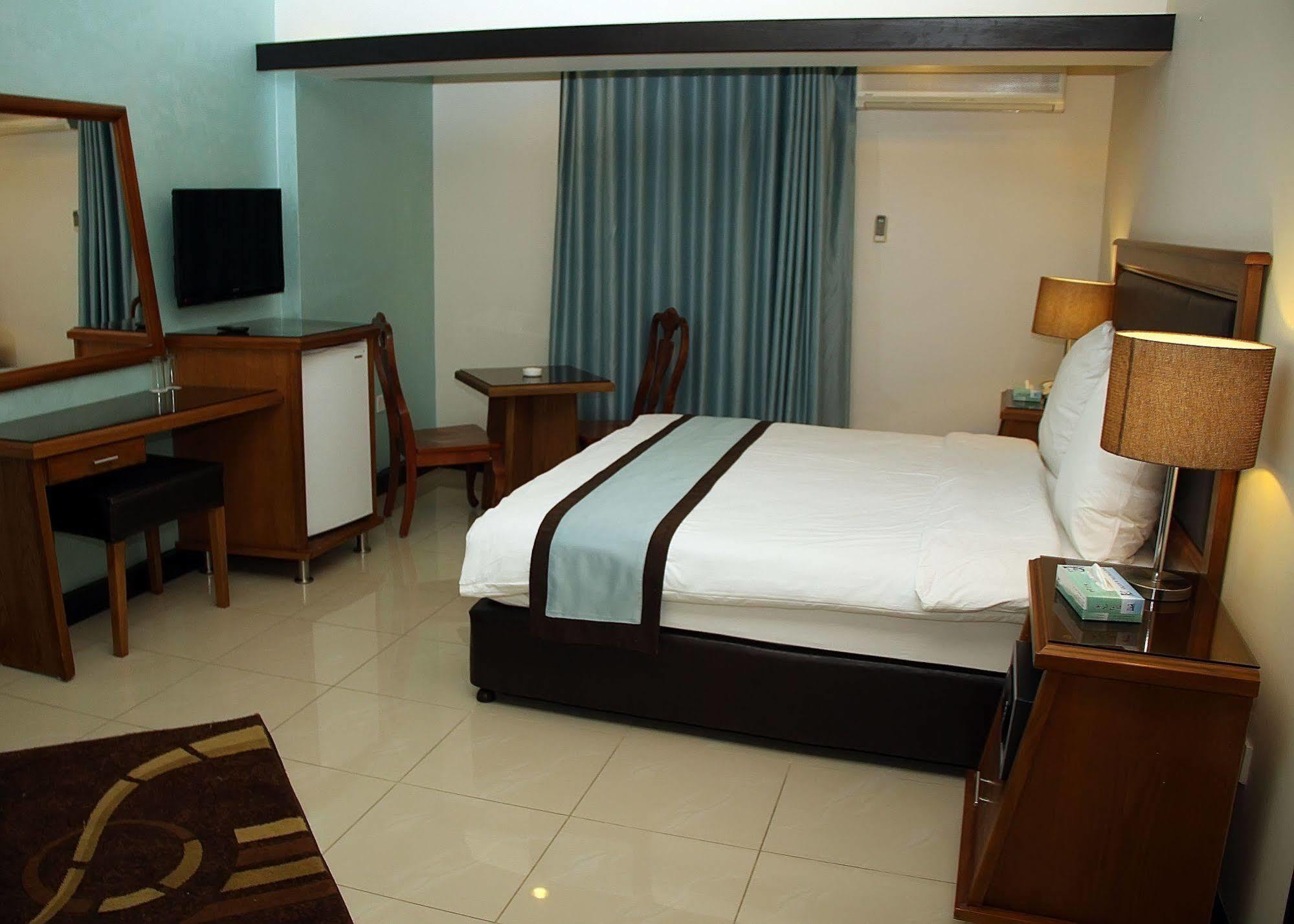 Hotel Al Raad 3*